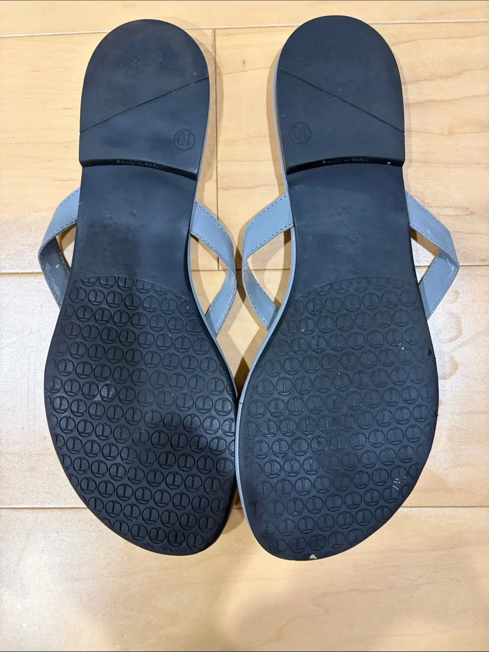 Gray Sandals with  rose  Size 10